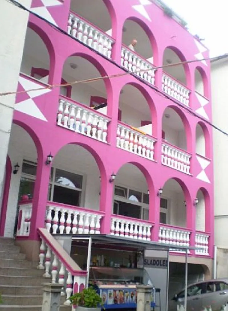 Probajte se NE nasmijati: Ovo su najneobičnije kuće u Hrvatskoj