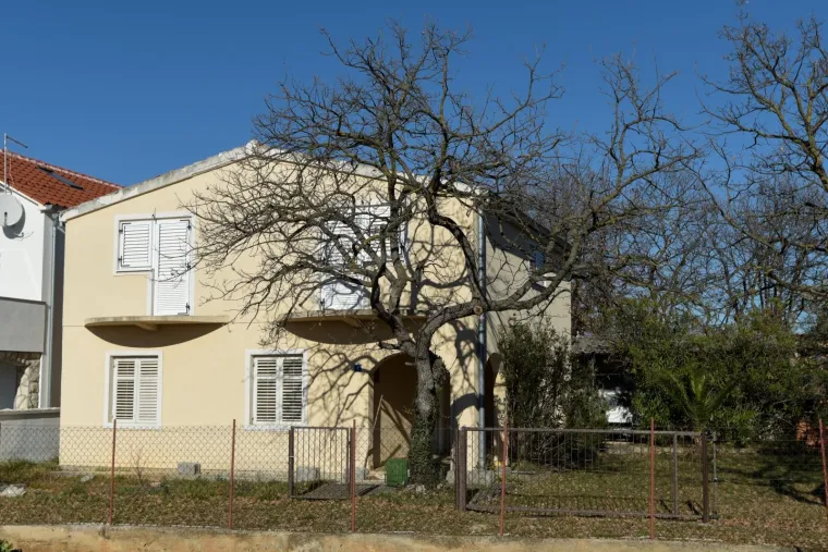 Ovo je vikendica ministra Bo&scaron;njakovića koji mora objasniti kvadraturu: 'Ne znam fali li kvadrat vi&scaron;e il' manje...'