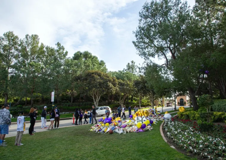 Kobe je svojim radom, posebno nakon &scaron;to je oti&scaron;ao u mirovinu, svojim radom utjecao na zajednicu. Pokazivao je onu socijalnu stranu vi&scaron;e nego prije. Naravno, tom ide u prilog i to &scaron;to je u mirovini bio vi&scaron;e posvećen obitelji. Uživao je u svojim kćerima i suprugom, a ta toplina, to uživanje u ulozi oca curica i supruga pretapala se i ona ostale.