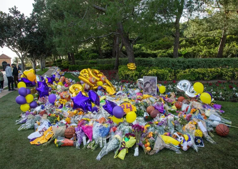 [FOTO] PRIMJEĆUJETE LI OVO PORED MEGALUKSUZNE KUĆE BRYANTOVIH? Neke stvari tek će sad izaći na povr&scaron;inu
