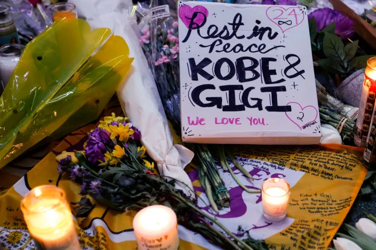 [FOTO] PREVELIKA JE TUGA ZA KOBEOM, GIGI I OSTALIM POGINULIMA: Ovi prizori iz Los Angelesa upravo obilaze svijet