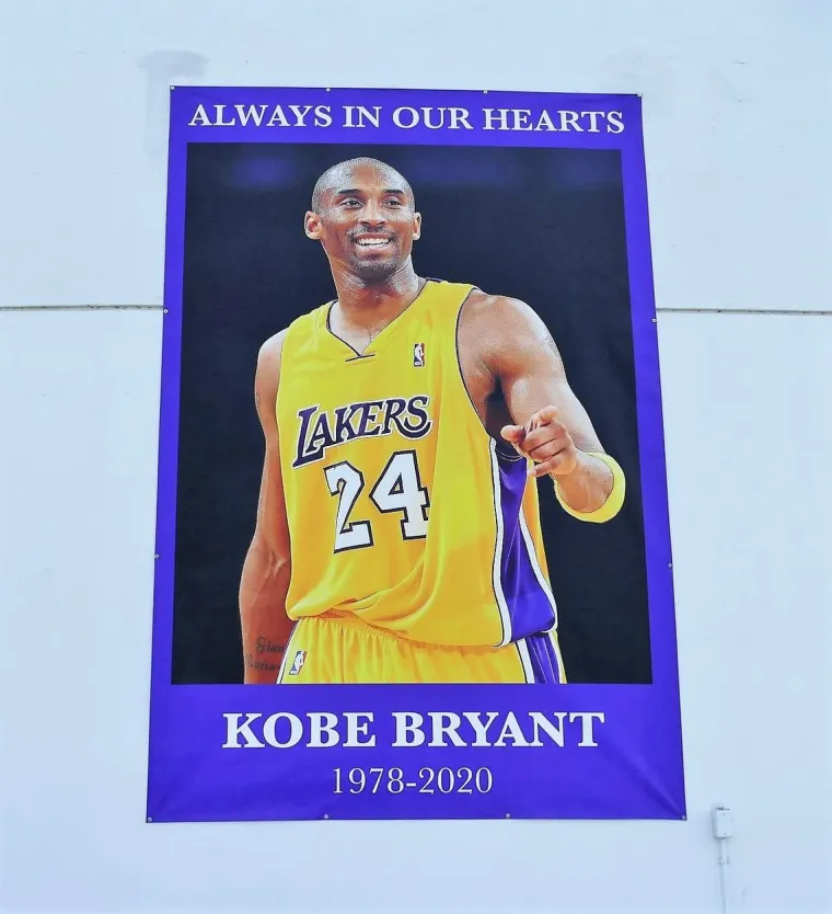 [FOTO] PREVELIKA JE TUGA ZA KOBEOM, GIGI I OSTALIM POGINULIMA: Ovi prizori iz Los Angelesa upravo obilaze svijet