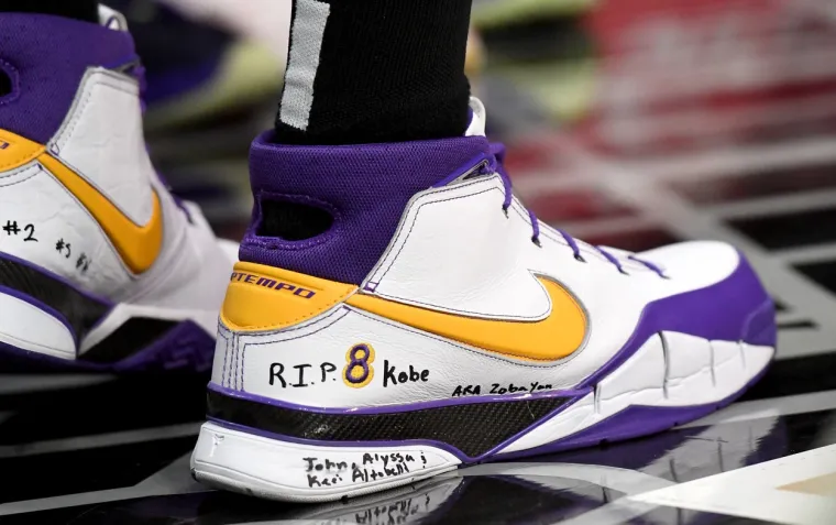 [FOTO] PREVELIKA JE TUGA ZA KOBEOM, GIGI I OSTALIM POGINULIMA: Ovi prizori iz Los Angelesa upravo obilaze svijet