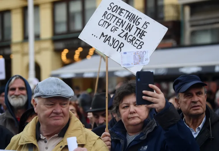 Dosad najveći prosvjed protiv Milana Bandića: 'Dosta je! Zatvor!