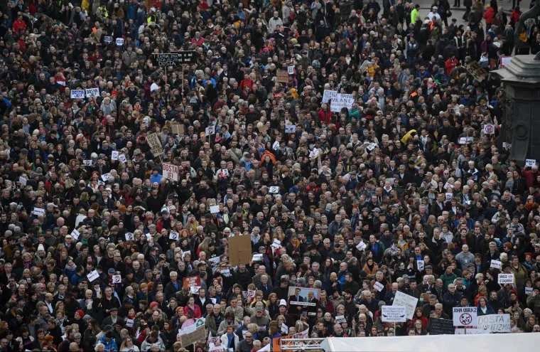 Dosad najveći prosvjed protiv Milana Bandića: 'Dosta je! Zatvor!