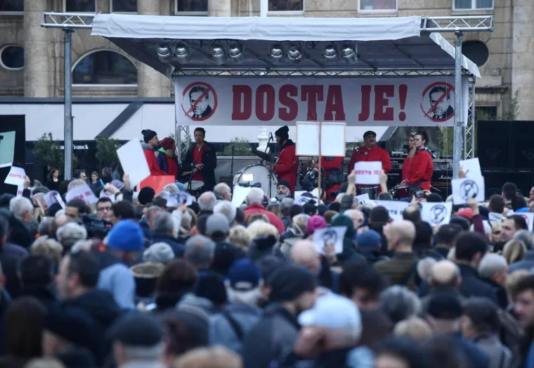 Dosad najveći prosvjed protiv Milana Bandića: 'Dosta je! Zatvor!