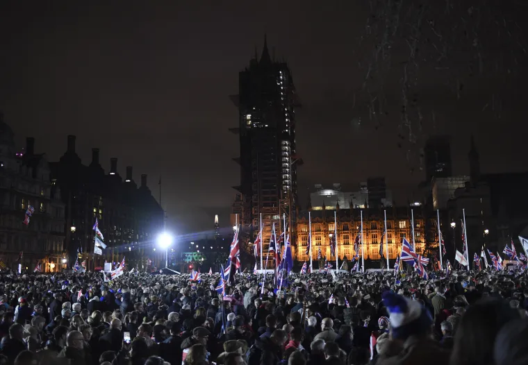 Vijorile su se zastave, pjevalo iz sveg glasa: Pogledajte kako su Britanci proslavili izlazak iz EU