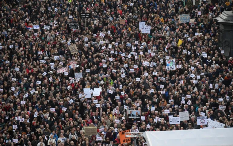 VELIKI PROSVJED PROTIV MILANA BANDIĆA U SRCU ZAGREBA: Građani mu sva&scaron;ta poručili: 'Miki bit će&scaron; novi gradonačelnik Remetinca'