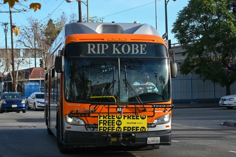 [FOTO] ZBOGOM KOBE, NIKAD TE NEĆEMO ZABORAVITI: Ogromna je tuga u Los Angelesu; Ovi dirljivi prizori upravo obilaze planetu