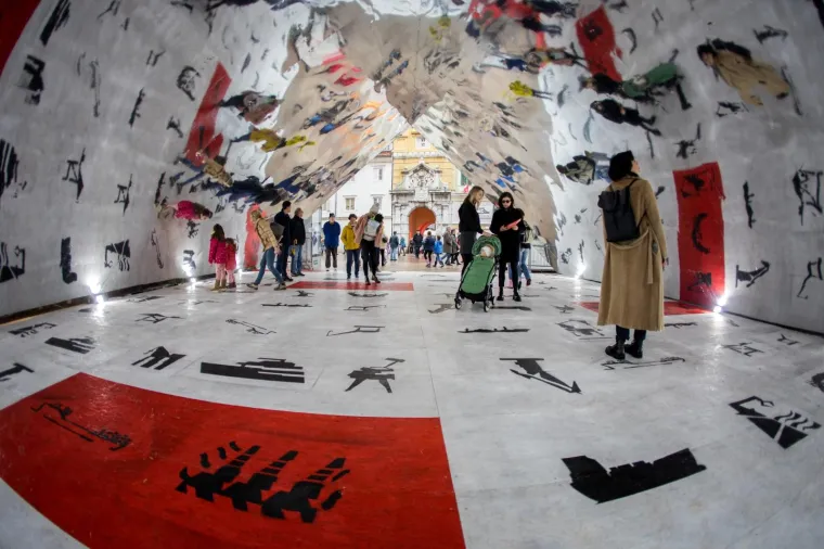 RIJEKA POSTALA EUROPSKA PRIJESTOLNICA KULTURE: Sve žure na antiturističku turu