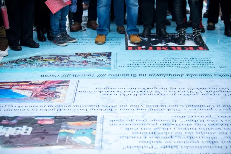 01.02.2020., Rijeka -Izlozba, koraci i vrijeme posjetitelje upoznaje s vaznim dogadanjima kroz posljednjih 116 godina burne rijecke povijesti pomocu vremenske crte duge 232 metra postavljene na Korzu. Photo: Nel Pavletic/PIXSELL