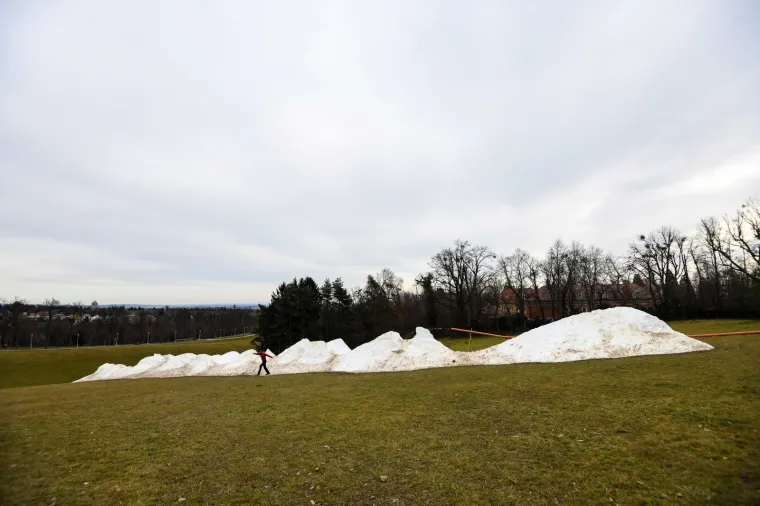 Snijeg na 16 stupnjeva: U Zagrebu iznadprosječno toplo, a Bandić na Cmroku izvadio top