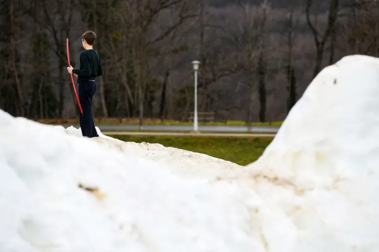 Snijeg na 16 stupnjeva: U Zagrebu iznadprosječno toplo, a Bandić na Cmroku izvadio top
