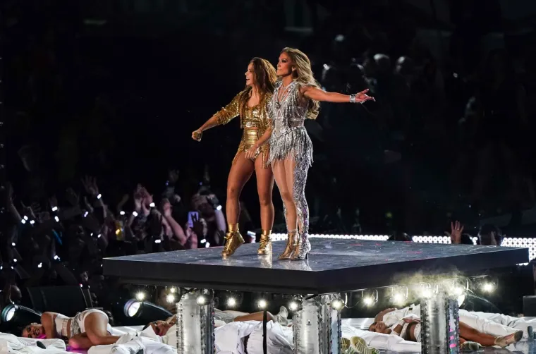 Jennifer Lopez i Shakira zapalile su publiku u Miamiju na 54. Super Bowlu.