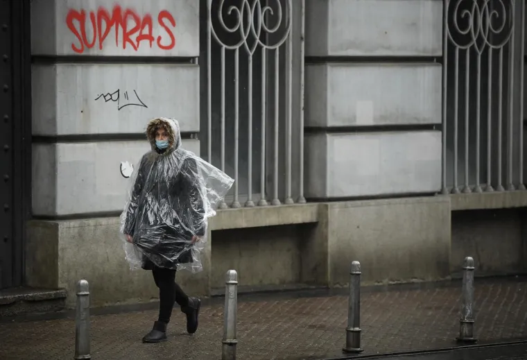 Nevrijeme poharalo Hrvatsku! Snažan pljusak iznenadio Zagrepčane, olujno jugo u Rijeci
