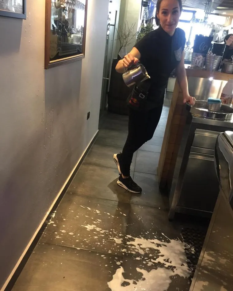 Konobarski život: Pogledajte svakodnevne patnje koje gotovo svaki konobar proživljava