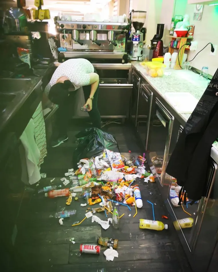 Konobarski život: Pogledajte svakodnevne patnje koje gotovo svaki konobar proživljava