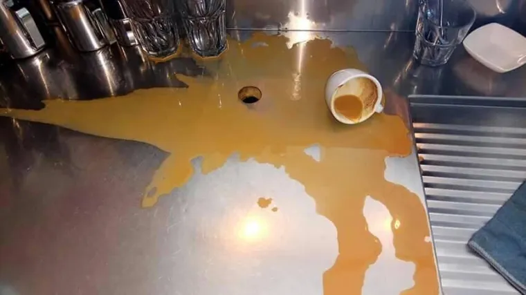 Konobarski život: Pogledajte svakodnevne patnje koje gotovo svaki konobar proživljava