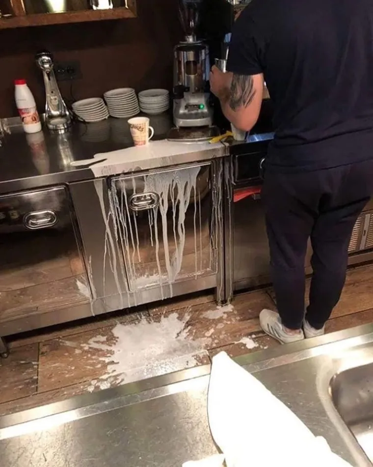 Konobarski život: Pogledajte svakodnevne patnje koje gotovo svaki konobar proživljava