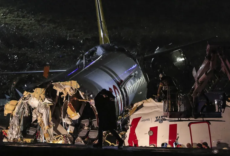 Čudo u Turskoj: Avion se raspao na dijelove i zapalio, svi putnici su preživjeli