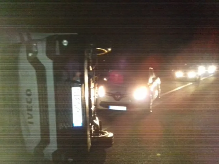 Kaos na cestama! Prevrnulo se nekoliko kamiona. Autobusi i teretna vozila ne mogu do Dalmacije