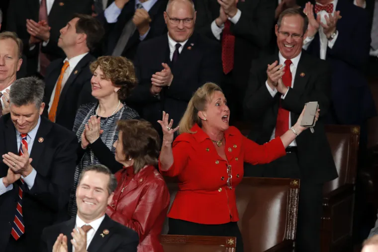 Trump žestoko uvrijedio predsjednicu zastupničkog doma Kongresa, ali ona mu jo&scaron; že&scaron;će uzvratila!