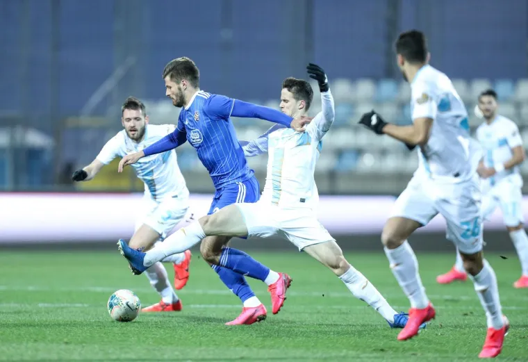 [FOTO] ZAUSTAVI SE VJETRE: Rujevica je bila pod naletom orkanskog vjetra; Na trenutke se uopće nije moglo igrati, pogledajte prizore koji zaleđuju