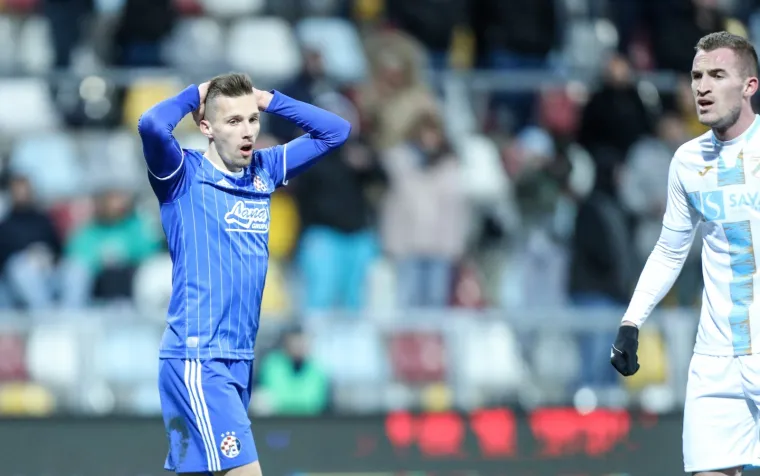 [FOTO] ZAUSTAVI SE VJETRE: Rujevica je bila pod naletom orkanskog vjetra; Na trenutke se uopće nije moglo igrati, pogledajte prizore koji zaleđuju