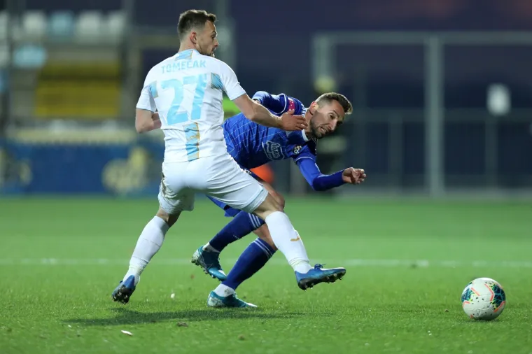 [FOTO] ZAUSTAVI SE VJETRE: Rujevica je bila pod naletom orkanskog vjetra; Na trenutke se uopće nije moglo igrati, pogledajte prizore koji zaleđuju