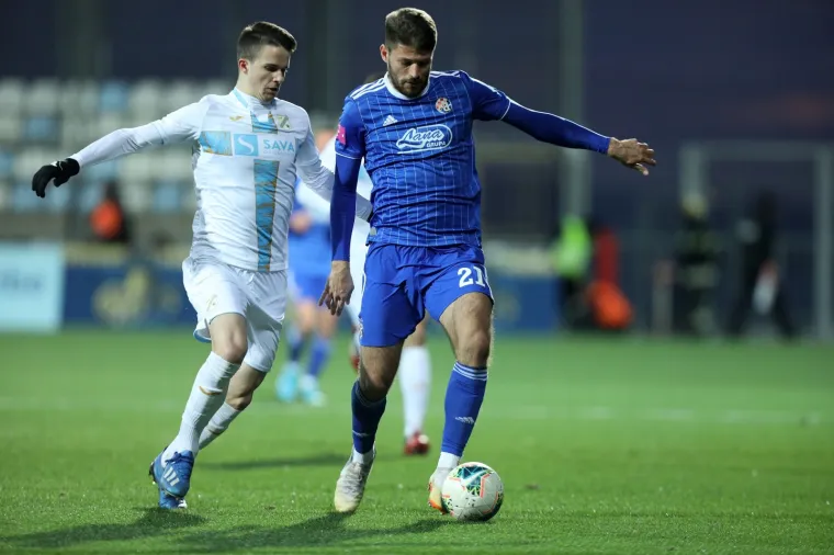 [FOTO] ZAUSTAVI SE VJETRE: Rujevica je bila pod naletom orkanskog vjetra; Na trenutke se uopće nije moglo igrati, pogledajte prizore koji zaleđuju