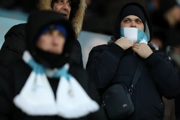 [FOTO] ZAUSTAVI SE VJETRE: Rujevica je bila pod naletom orkanskog vjetra; Na trenutke se uopće nije moglo igrati, pogledajte prizore koji zaleđuju