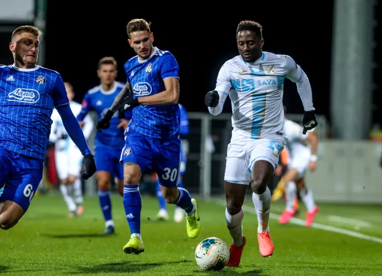 [FOTO] ZAUSTAVI SE VJETRE: Rujevica je bila pod naletom orkanskog vjetra; Na trenutke se uopće nije moglo igrati, pogledajte prizore koji zaleđuju