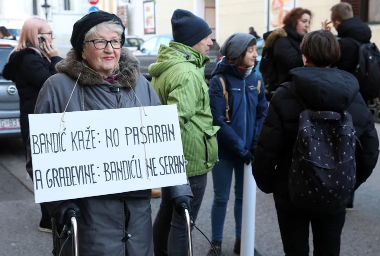 Prosvjed protiv izmjena GUP-a ispred Gradske skup&scaron;tine