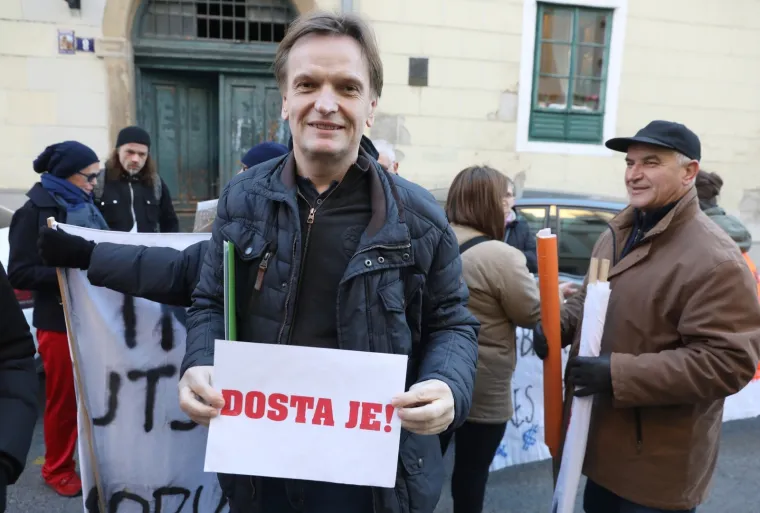 Prosvjed protiv izmjena GUP-a ispred Gradske skup&scaron;tine