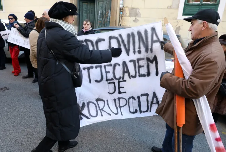 Prosvjed protiv izmjena GUP-a ispred Gradske skup&scaron;tine