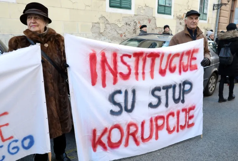 Prosvjed protiv izmjena GUP-a ispred Gradske skup&scaron;tine