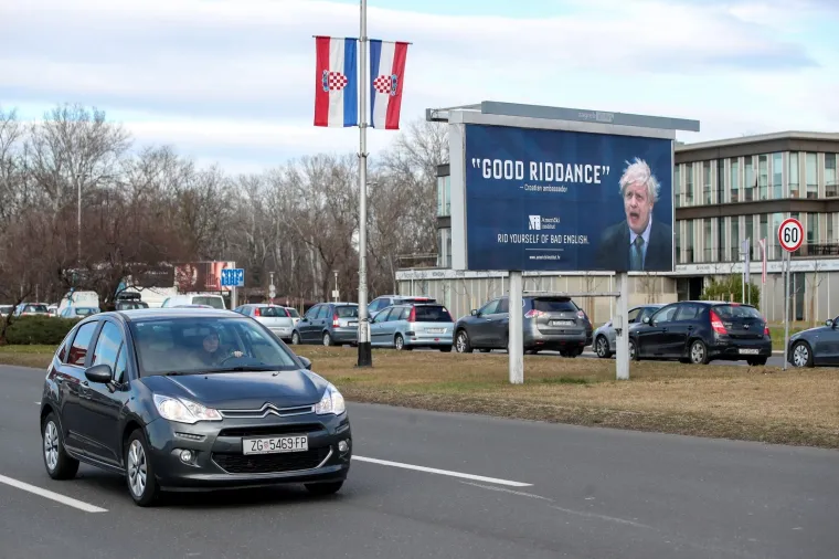 Gaf veleposlanice na plakatima