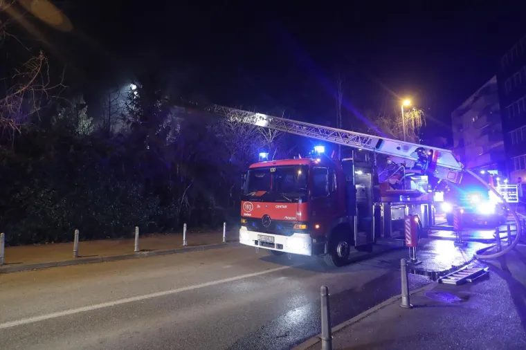 Zapalila se napa? Požar u poznatom zagrebačkom restoranu, jednu osobu odvezla Hitna pomoć