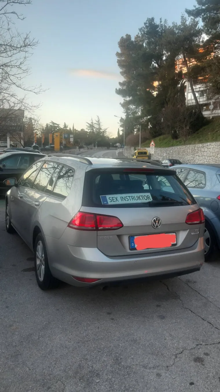 YE81 5E, PRASE: Ove tablice viđene u Hrvatskoj će vas nasmijati do suza