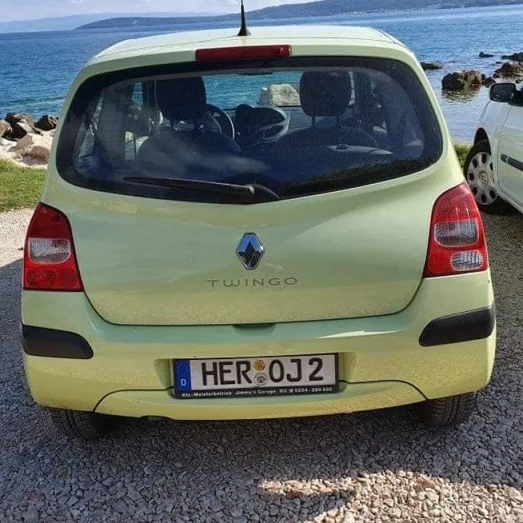 YE81 5E, PRASE: Ove tablice viđene u Hrvatskoj će vas nasmijati do suza