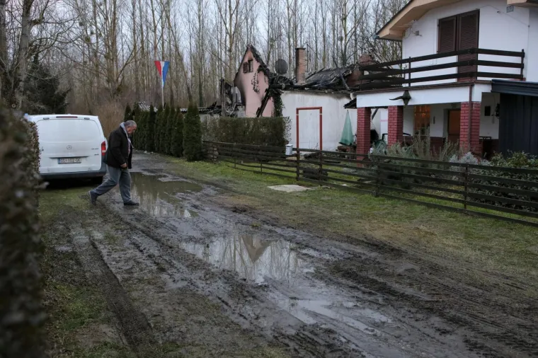 Tragedija u Osijeku: Tijekom ga&scaron;enja požara vatrogasci prona&scaron;li le&scaron; nepoznatog mu&scaron;karca