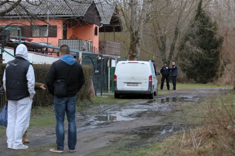 Tragedija u Osijeku: Tijekom ga&scaron;enja požara vatrogasci prona&scaron;li le&scaron; nepoznatog mu&scaron;karca