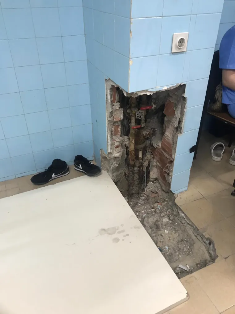 Očajni učenici iz Splita: 'Bježimo od mi&scaron;eva i &scaron;takora. Bi li odgovorni slali svoju djecu ovdje? Ovo je sra** od države!'