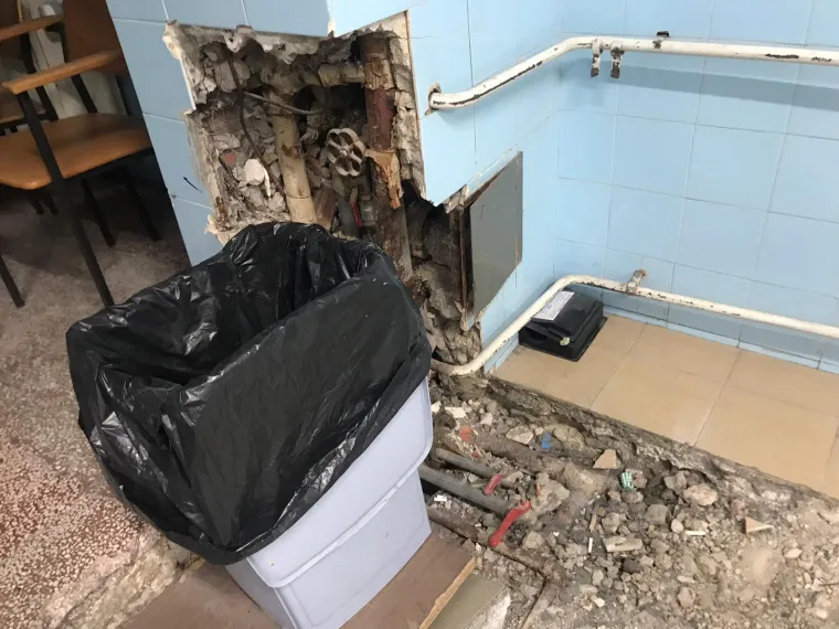 Očajni učenici iz Splita: 'Bježimo od mi&scaron;eva i &scaron;takora. Bi li odgovorni slali svoju djecu ovdje? Ovo je sra** od države!'