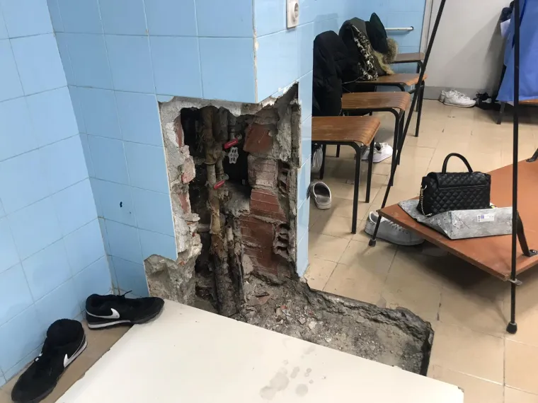 Očajni učenici iz Splita: 'Bježimo od mi&scaron;eva i &scaron;takora. Bi li odgovorni slali svoju djecu ovdje? Ovo je sra** od države!'