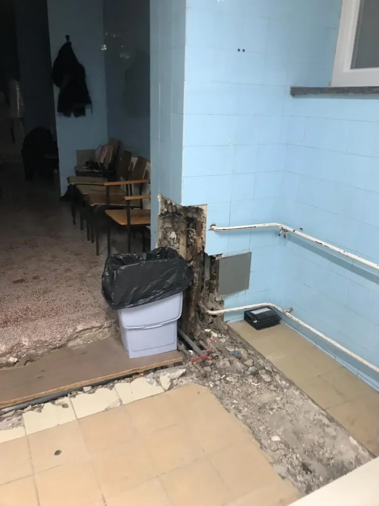 Očajni učenici iz Splita: 'Bježimo od mi&scaron;eva i &scaron;takora. Bi li odgovorni slali svoju djecu ovdje? Ovo je sra** od države!'