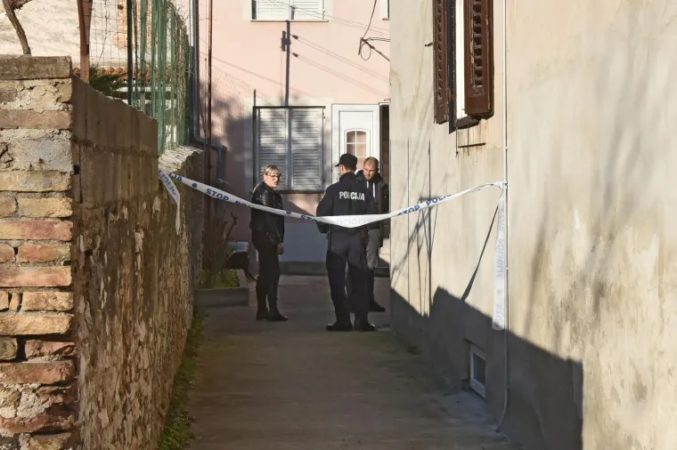 Mjesto užasa u Puli: Sve je bilo puno krvi! U zgradi pronađen izboden mladić