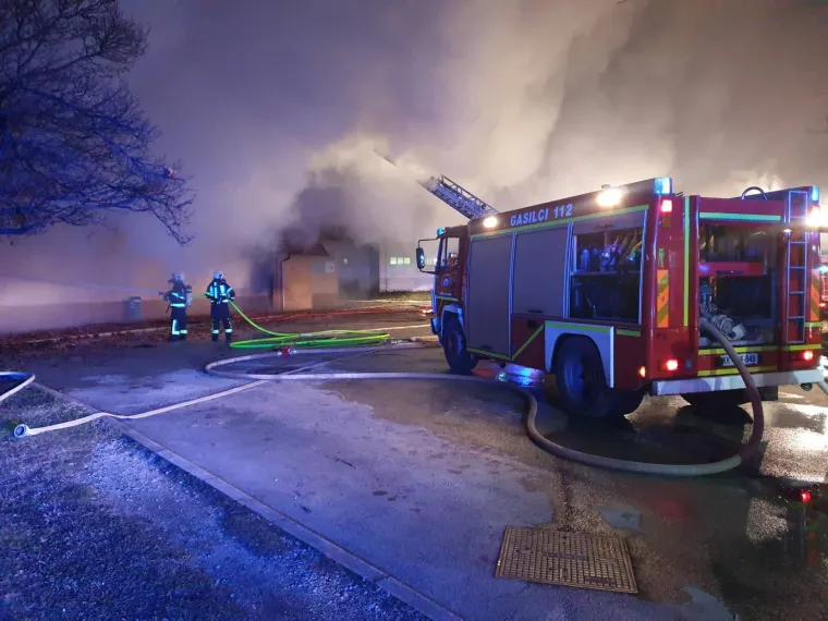 Veliki požar u Termama Čatež, omiljenom odredi&scaron;tu Hrvata: 'Izgorjelo je do temelja. Jo&scaron; smo u &scaron;oku'