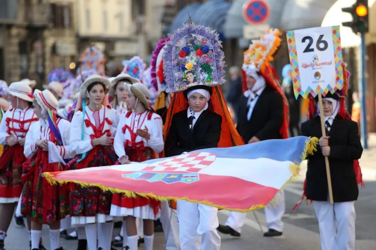 Šarenilo u srcu Rijeke: Više od 2500 mališana sudjelovalo je u karnevalskoj povorci