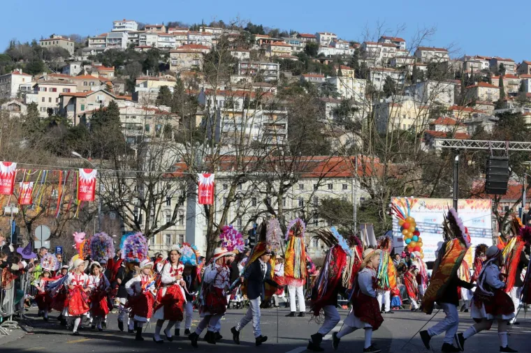 &Scaron;arenilo u srcu Rijeke: Vi&scaron;e od 2500 mali&scaron;ana sudjelovalo je u karnevalskoj povorci